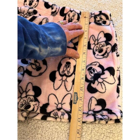 Disney Women's Minnie Mouse‎ Pink Fleece Pajama Shorts NWT  L comfy core fuzzy - Picture 8 of 11